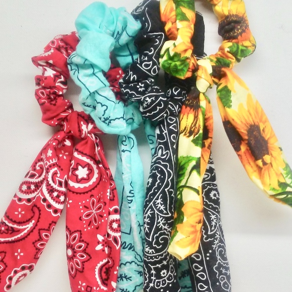 TIE DYE BOW SCRUNCHIE! SOLD OUT - Picture 6 of 7